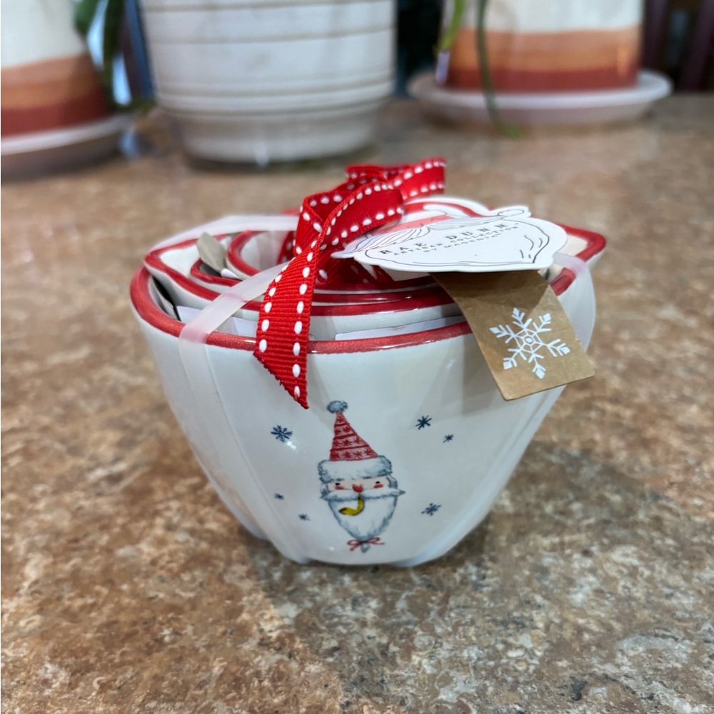Rae Dunn Santa with pipe watercolor festive measuring cups. NWT never used